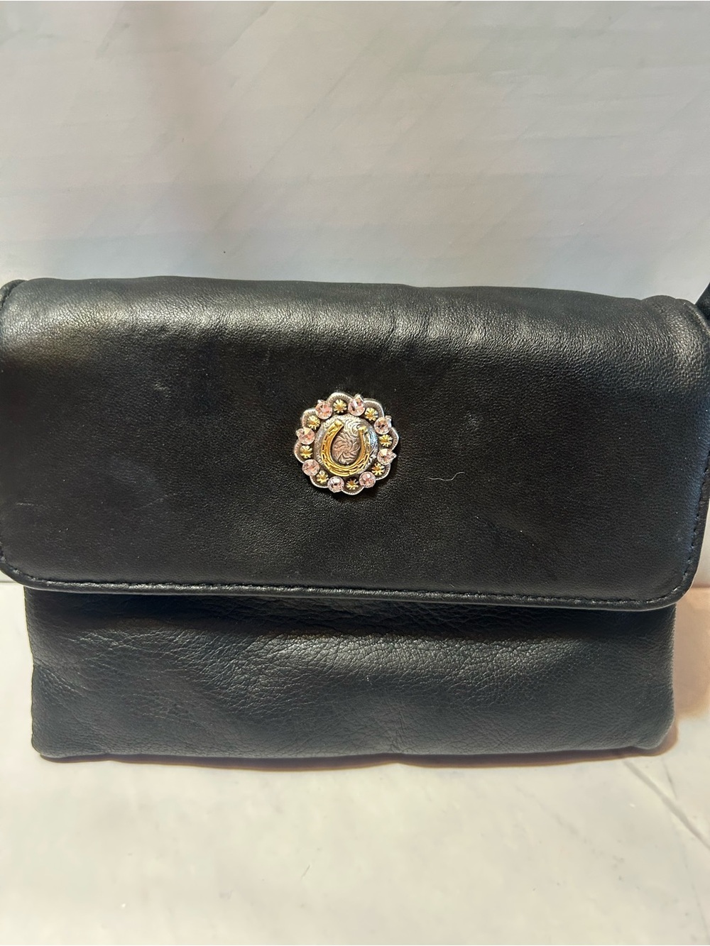 Vintage Y2K Black Leather Women’s Crossbody Bag with Horseshoe Medallion